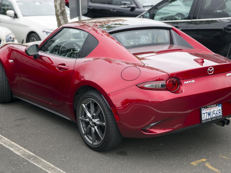 File:2018 Mazda MX-5 Miata RF Grand Touring Coupé in Soul Red Crystal, rear  left.jpg - Wikimedia Commons