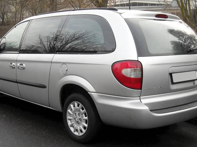 2003 Chrysler Voyager LX Popular - Passenger Minivan 3.3L V6 auto