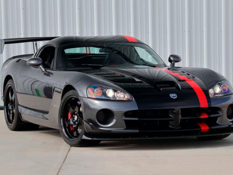 This 2009 Dodge Viper ACR Is Basically Brand New