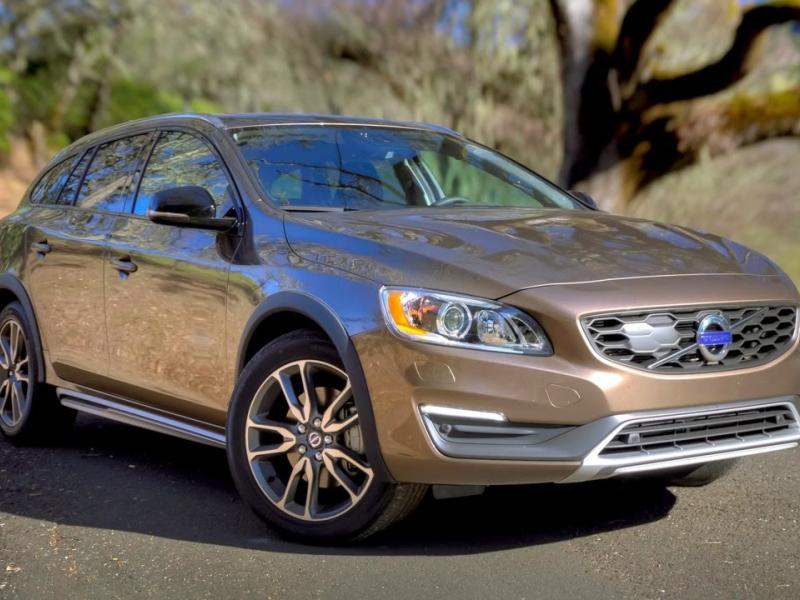 Volvo V60 Cross Country 2017 Car Review - YouTube