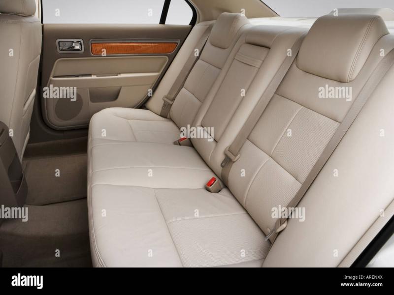 2006 lincoln zephyr in green hi-res stock photography and images - Alamy