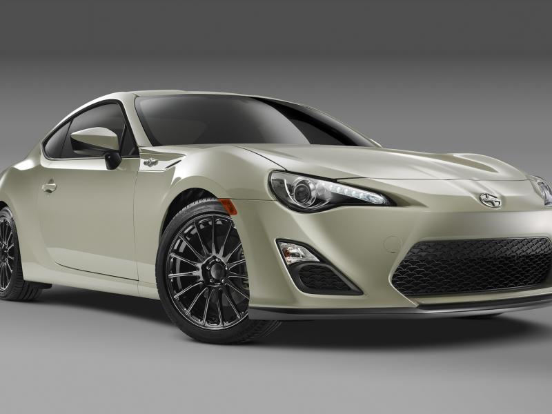 2016 Scion FR-S Release Series 2.0 Adds Luxury and Exclusivity