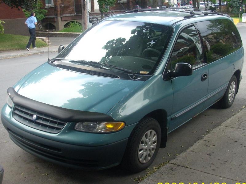 File:1997-2000 Plymouth Voyager 3-Door.JPG - Wikimedia Commons