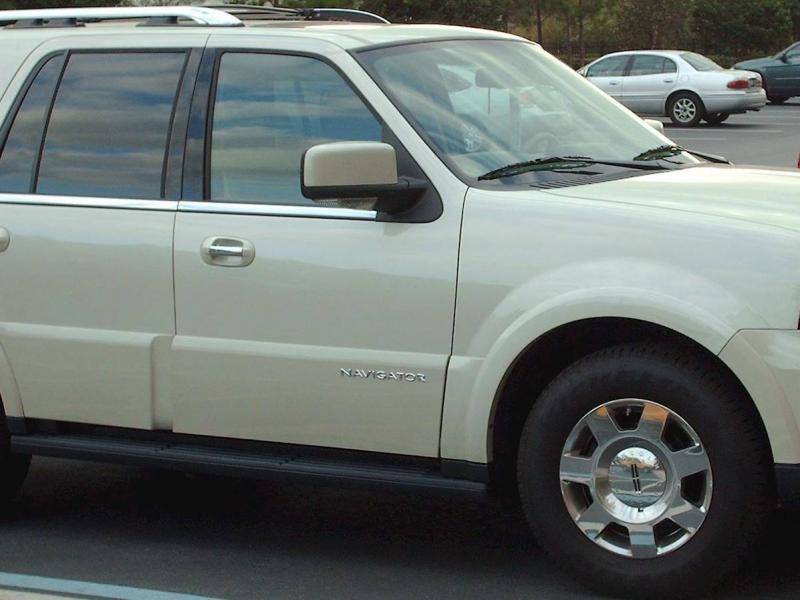 2005 Lincoln Navigator Ultimate - 4dr SUV 5.4L V8 4x4 auto