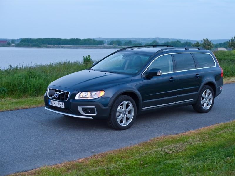 Upgraded 2012 Volvo XC70 and S80 get latest infotainment and safety  technology - Volvo Car USA Newsroom