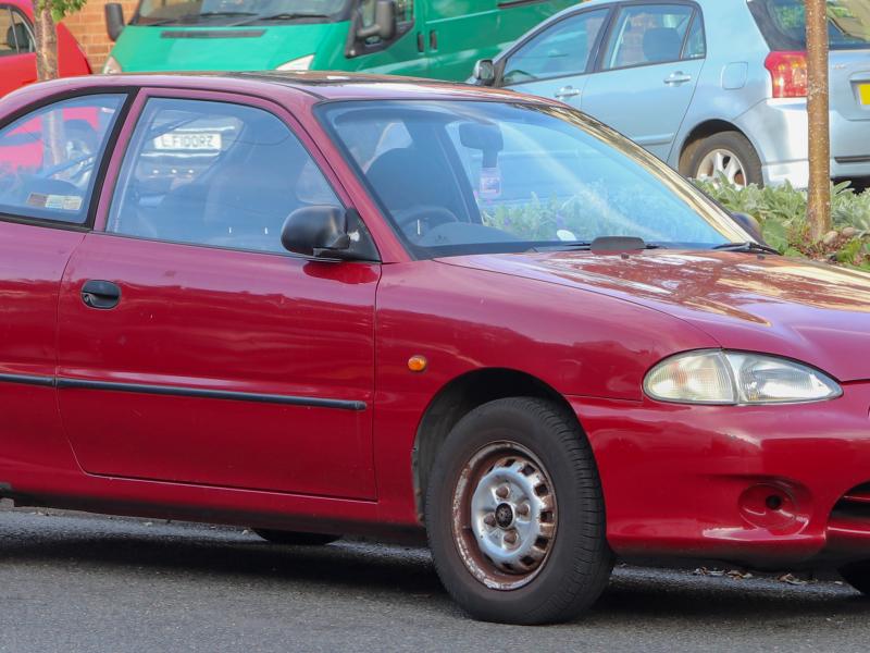 File:1997 Hyundai Accent Coupe 1.3 Front.jpg - Wikipedia
