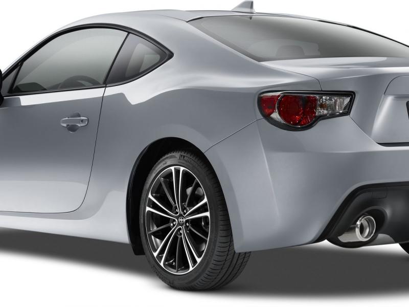 2015 Scion FR-S Advances the Look and Feel of Driving - Toyota USA Newsroom