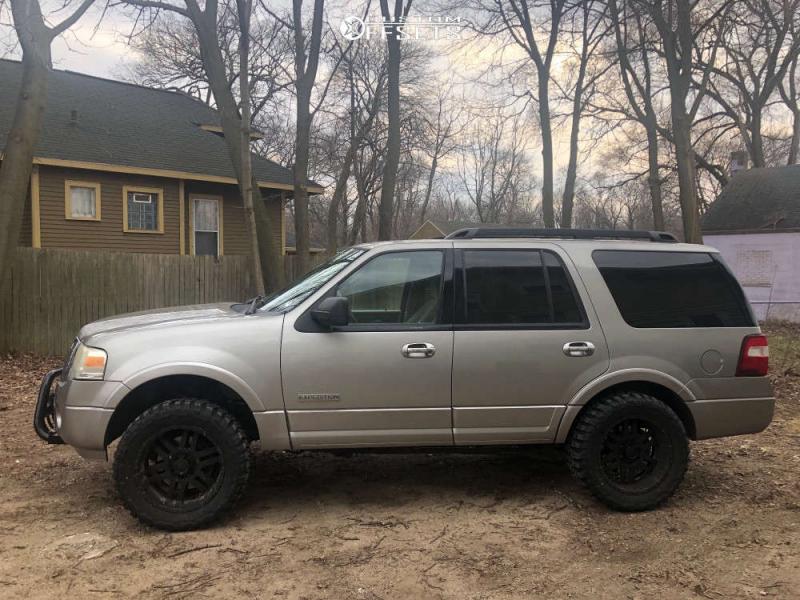 2009 Ford Expedition with 20x9 -12 Moto Metal Mo951 and 33/12.5R20 Federal  Couragia Mt and Suspension Lift 3" | Custom Offsets