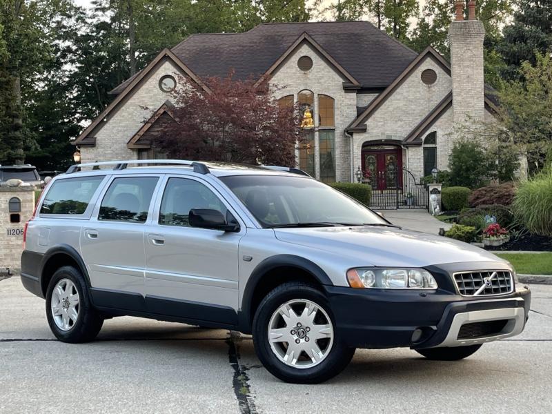No Reserve: 2005 Volvo XC70 AWD for sale on BaT Auctions - sold for $14,750  on December 8, 2021 (Lot #61,072) | Bring a Trailer