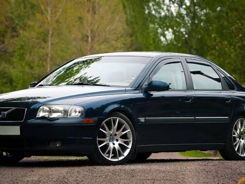 A Look Back At The 1999 Volvo S80