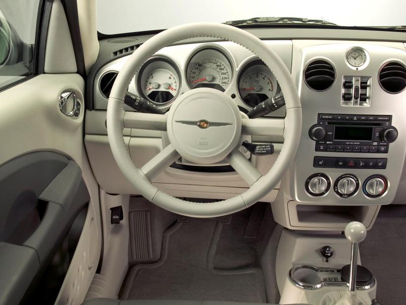 2008 Chrysler PT Cruiser Interior Photos | CarBuzz