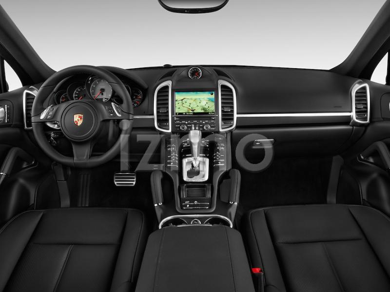 2014 Porsche Cayenne Hybrid S 5 Door SUV Dashboard | izmostock