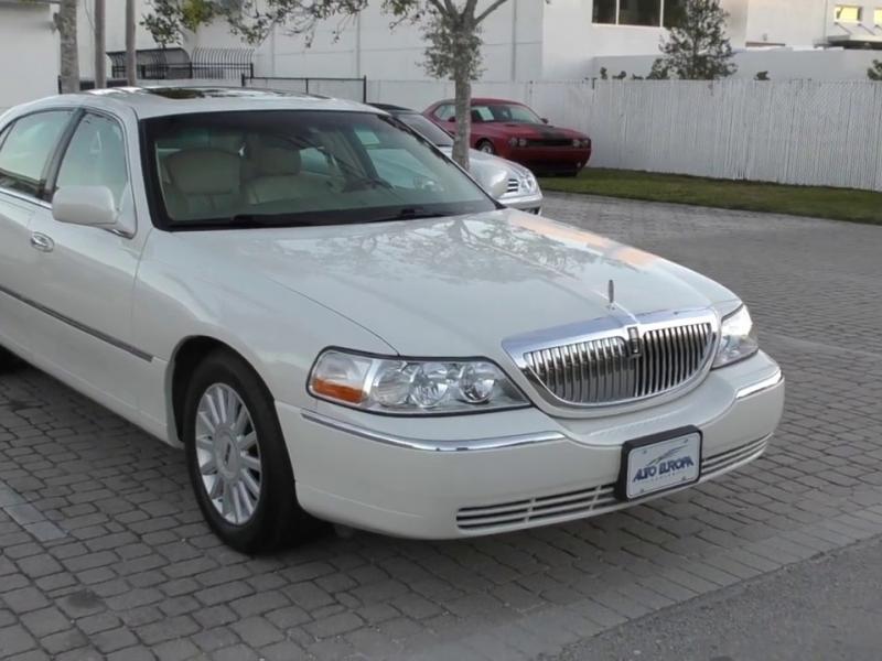 This 2005 Lincoln Town Car Signature Limited was the last great traditional  American car *SOLD* - YouTube