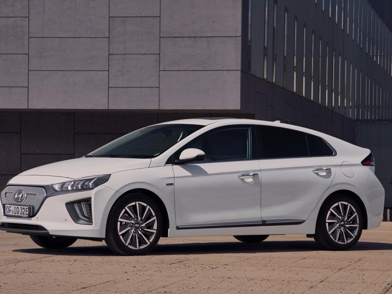 Hyundai IONIQ Electric (2019-2022) price and specifications - EV Database