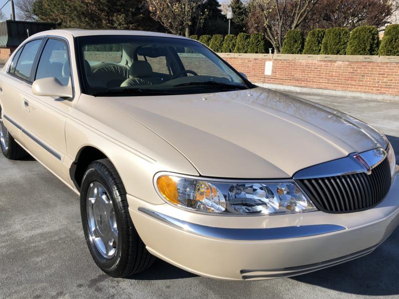 33k-Mile 2000 Lincoln Continental for sale on BaT Auctions - sold for  $13,450 on January 2, 2023 (Lot #94,842) | Bring a Trailer