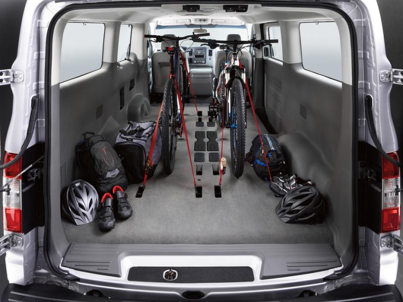 2015 Nissan NV Passenger Van Press Kit