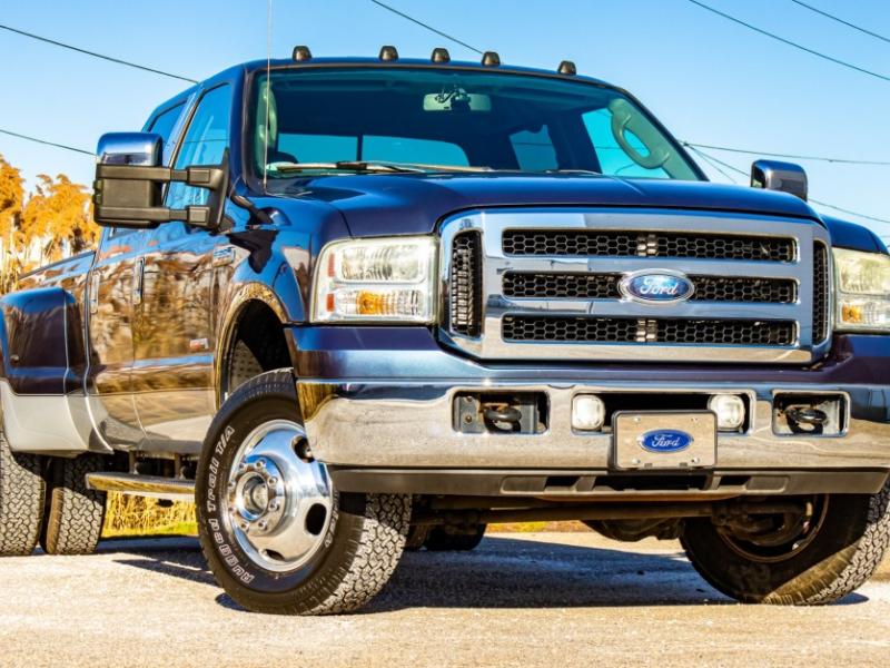 22k-Mile 2006 Ford F-350 Super Duty Lariat Crew Cab Power Stroke Dually 4x4  for sale on BaT Auctions - sold for $40,000 on January 5, 2023 (Lot  #95,082) | Bring a Trailer