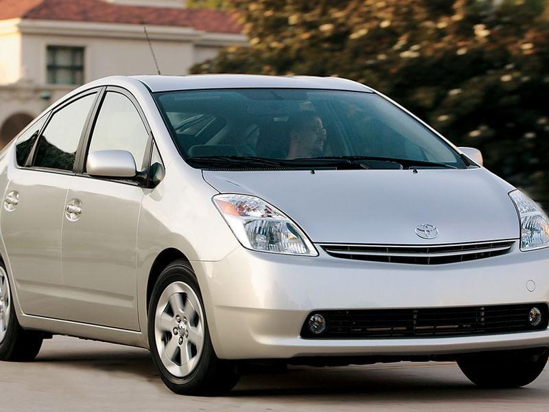 2004 Toyota Prius Road Test &#8211; Review &#8211; Car and Driver