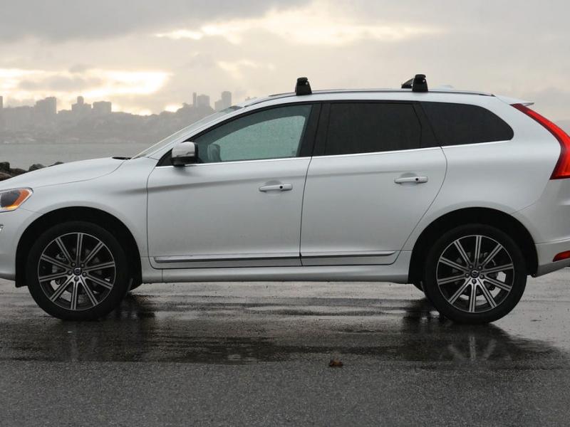 2015.5 Volvo XC60 T6 AWD review: This premium SUV is a safe choice in more  ways than one - CNET